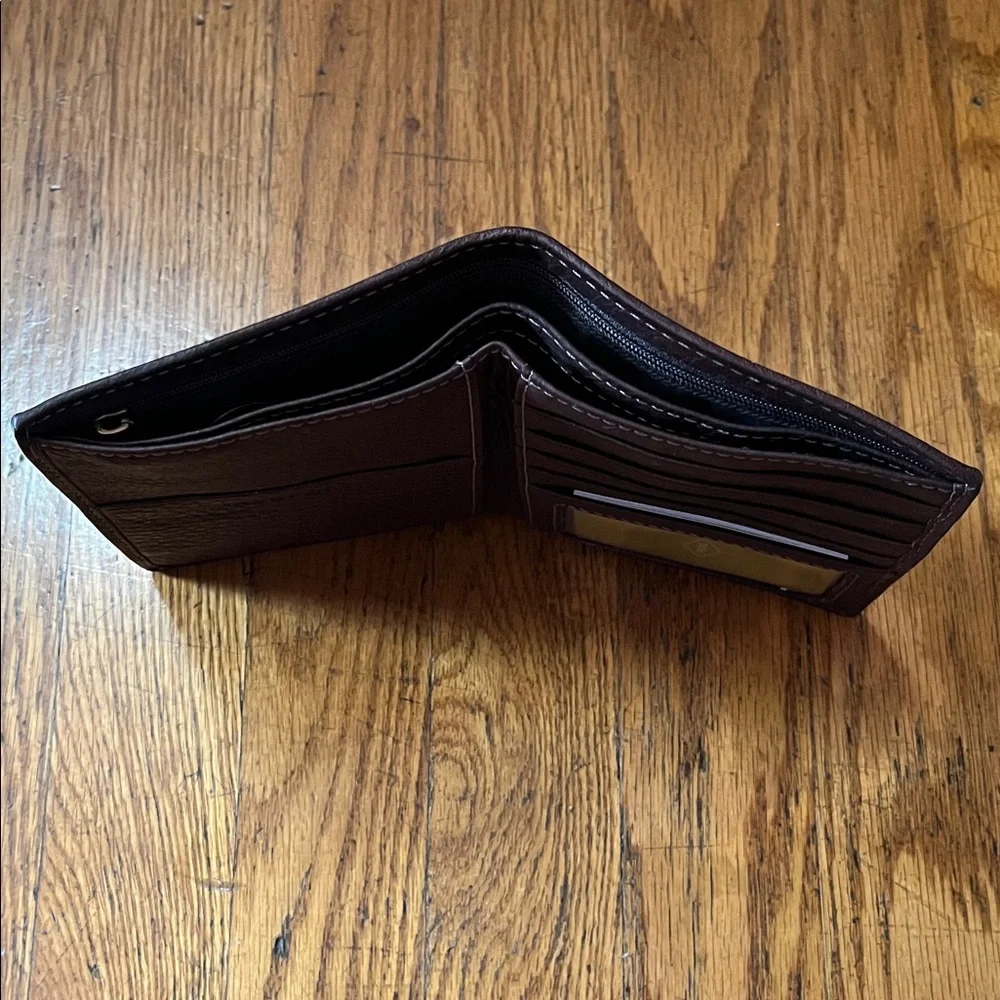 NWT Fossil Lufkin Dark Brown Soft Leather Passport Card Holder Wallet - Picture 12 of 16